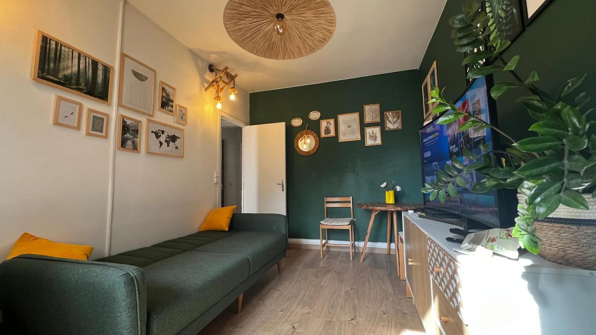 Apartment Un Charmant Appartement A Cote De La Cite Florale Paris